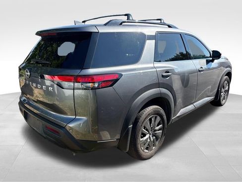 Used 2025 Nissan Pathfinder SV FWD image 3