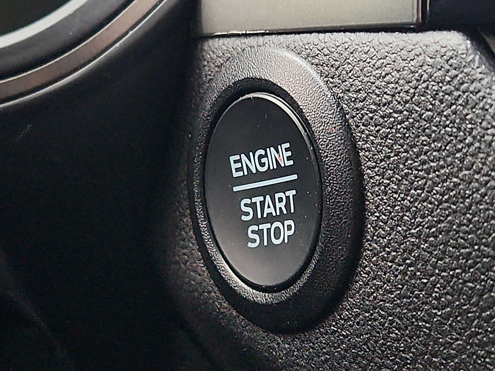 Used 2025 Ford Escape Active AWD/4WD image 23