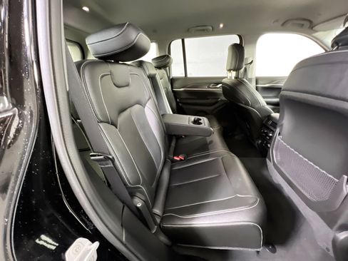 Used 2023 Jeep Grand Cherokee Limited image 26