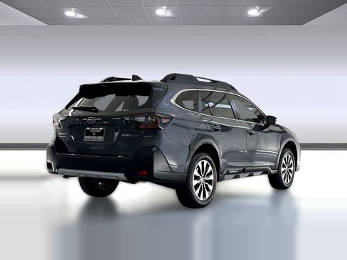 Used 2023 Subaru Outback Limited image 8