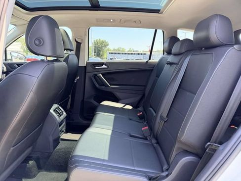 Used 2019 Volkswagen Tiguan SEL AWD/4WD image 13