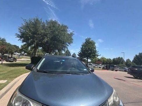 Used 2014 Toyota RAV4 LE FWD image 1