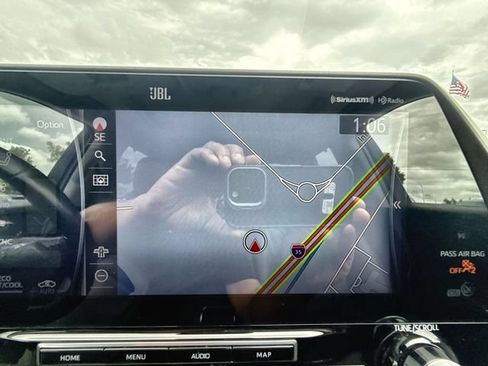 Used 2020 Toyota Highlander Limited AWD/4WD image 18