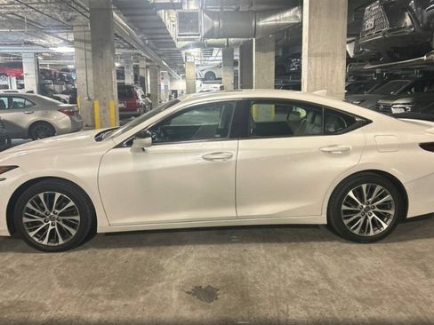 Used 2020 Lexus ES 350 w/ Premium Package FWD image 11