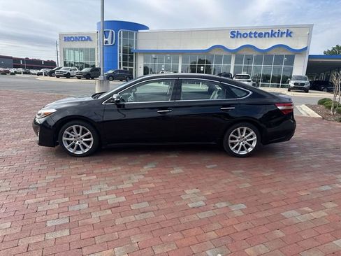 Used 2014 Toyota Avalon Limited FWD image 3