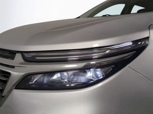 Used 2022 Chevrolet Equinox Premier image 10