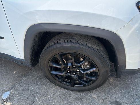 Used 2022 Jeep Compass Latitude image 4