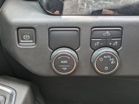 Used 2022 Chevrolet Silverado 1500 LT RWD image 20