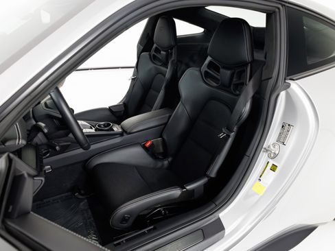 Used 2022 Porsche 911 GT3 image 16