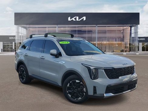 Certified 2024 Kia Sorento S w/ Panoramic Sunroof Package FWD image 1