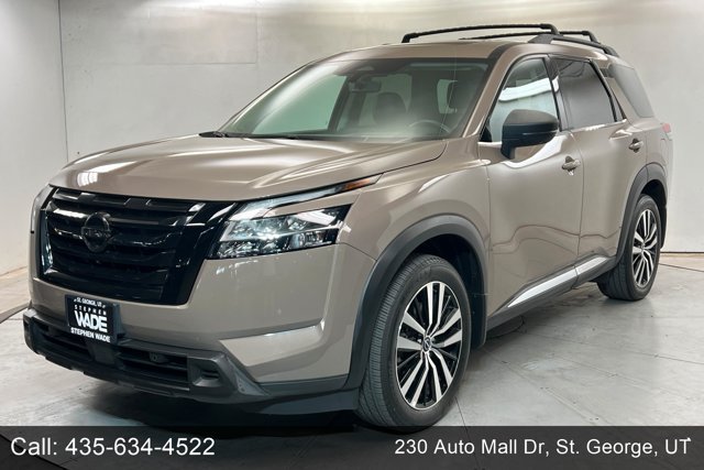 Certified 2023 Nissan Pathfinder Platinum FWD image 1