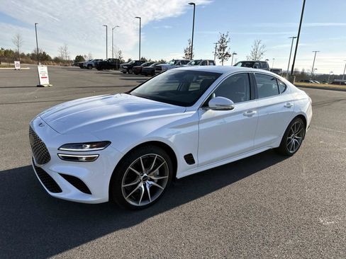 Used 2025 Genesis G70 2.5T image 9