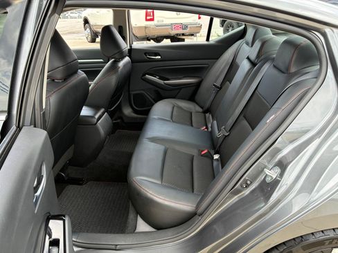 Used 2024 Nissan Altima 2.5 SR FWD image 25