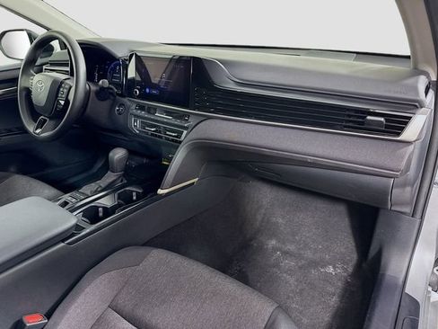 Used 2025 Toyota Camry LE FWD image 30