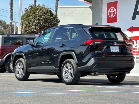 Used 2025 Toyota RAV4 XLE w/ Weather Package FWD image 3