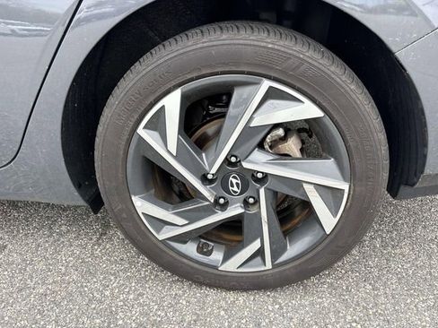 Certified 2025 Hyundai Elantra Sport FWD image 8