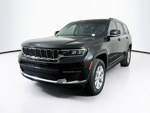 Used 2023 Jeep Grand Cherokee L Limited w/ Trailer Tow Group (B) AWD/4WD image 3