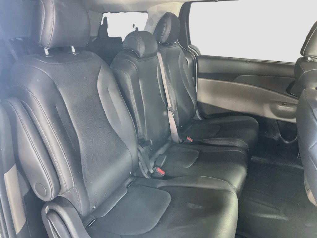 Used 2026 Kia Carnival EX FWD image 29