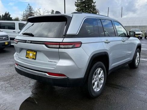 Used 2023 Jeep Grand Cherokee Limited image 4