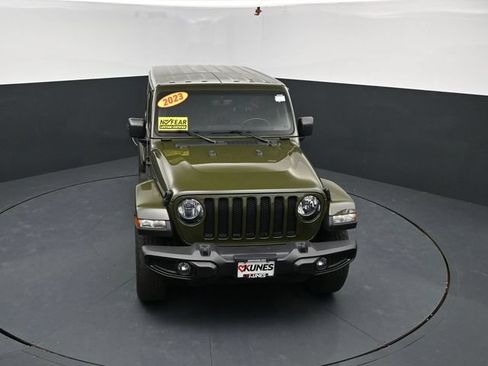 Used 2023 Jeep Wrangler Unlimited Sahara AWD/4WD image 39