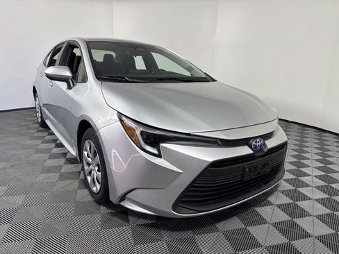 Used 2024 Toyota Corolla LE image 9