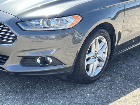 Used 2016 Ford Fusion SE w/ Equipment Group 202A FWD image 7