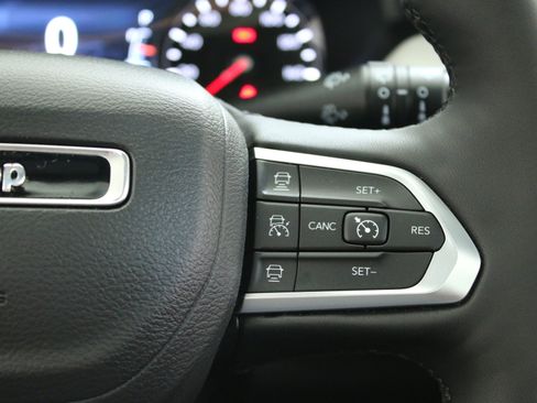 Used 2024 Jeep Compass Limited w/ Sun and Sound Group AWD/4WD image 16