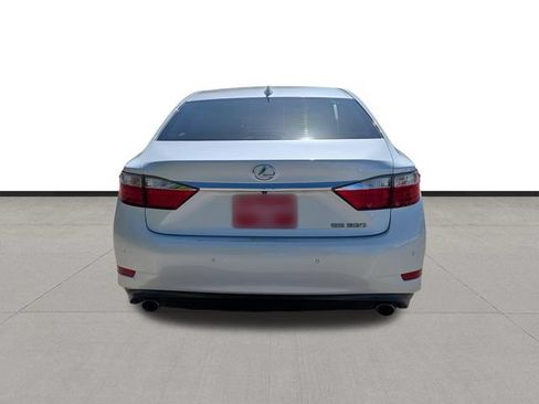 Used 2015 Lexus ES 350 w/ Luxury Package FWD image 6