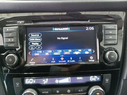 Used 2019 Nissan Rogue SV image 19