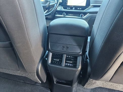 Used 2026 Chevrolet Equinox LT FWD image 31