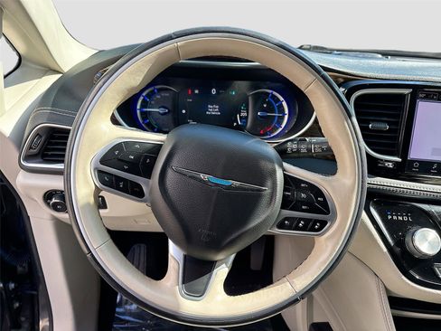 Used 2021 Chrysler Pacifica Limited image 12