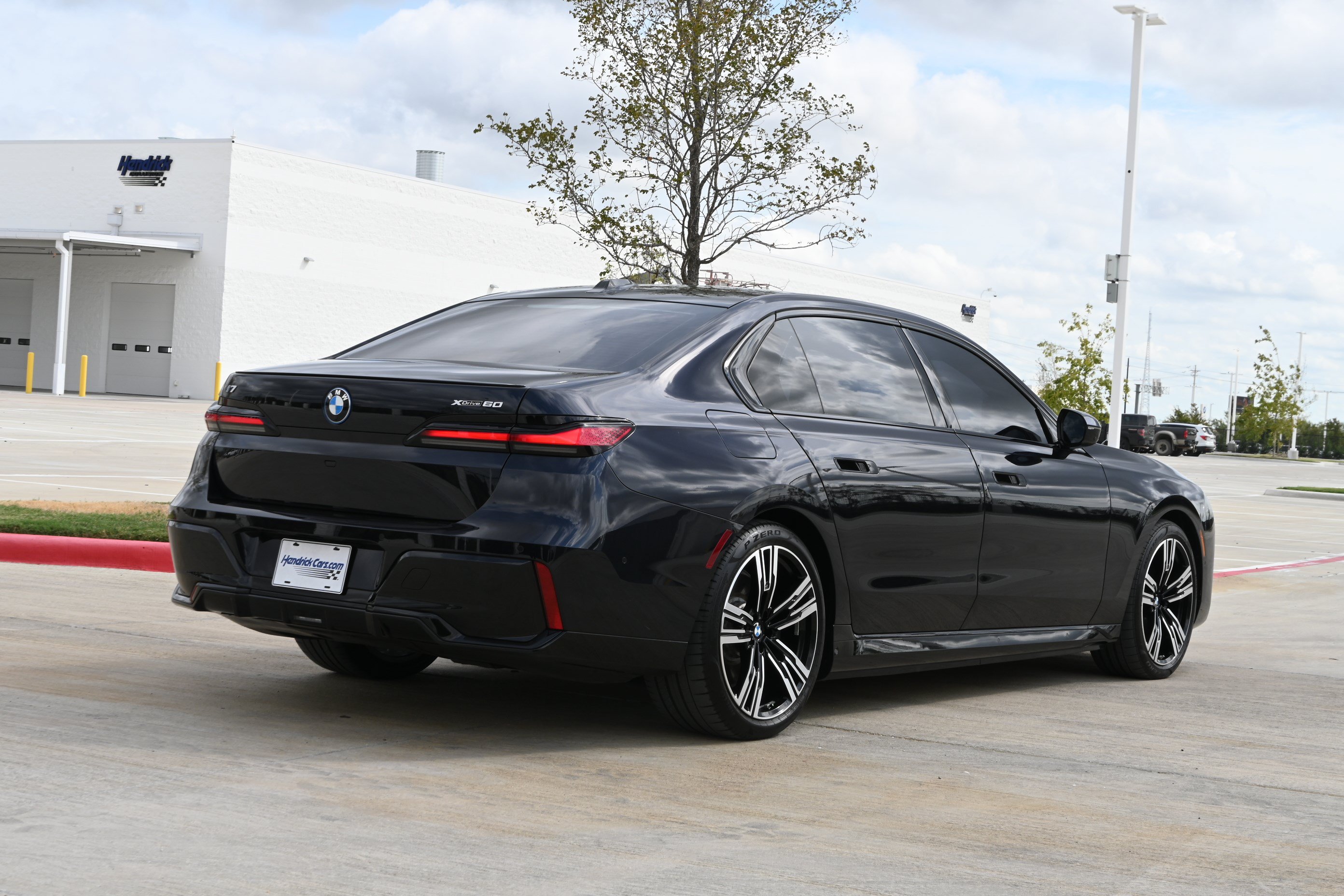 Certified 2024 BMW i7 xDrive60 w/ Executive Package AWD/4WD image 9