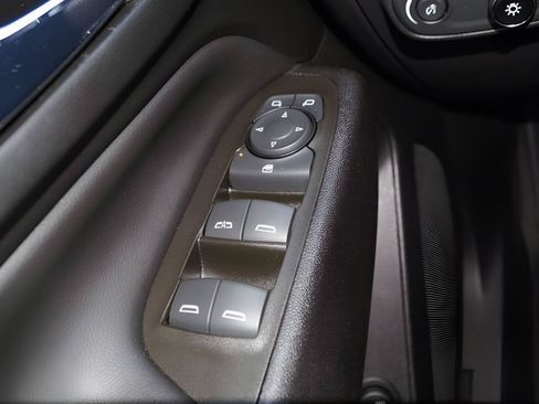 Used 2023 Chevrolet Equinox LT FWD image 26