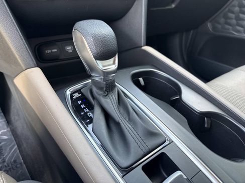 Used 2020 Hyundai Santa Fe SE image 29