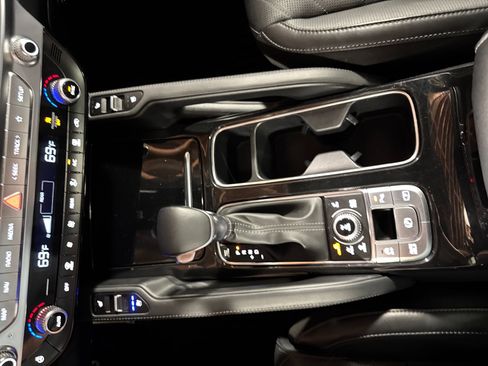 Certified 2023 Kia Telluride SX Prestige X-Pro AWD/4WD image 32