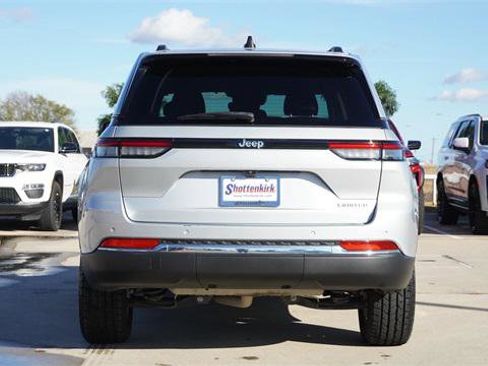 Certified 2023 Jeep Grand Cherokee Limited image 8