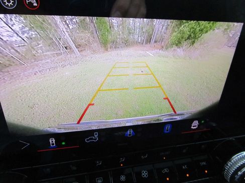 Used 2025 GMC Canyon AT4 w/ Technology Plus Package image 45