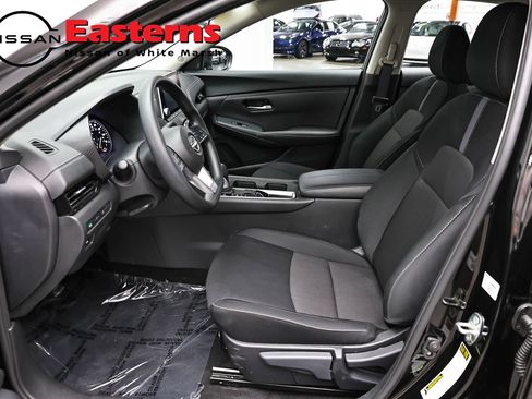 Used 2025 Nissan Sentra SV FWD image 14