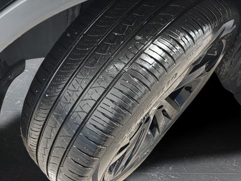 Used 2024 Volkswagen Tiguan SE R-Line image 30