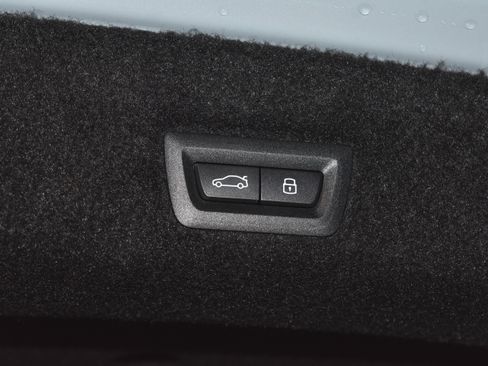 New 2026 BMW 740i xDrive w/ Executive Package image 25