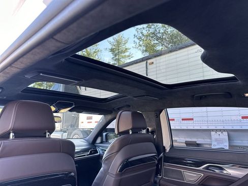 Used 2016 BMW 750i xDrive AWD/4WD image 48