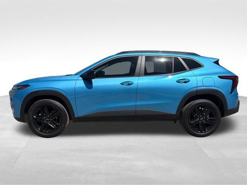 Used 2025 Chevrolet Trax ACTIV FWD image 8