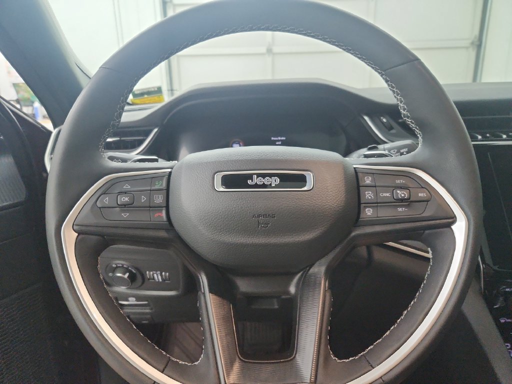 Certified 2025 Jeep Grand Cherokee L Laredo w/ Luxury Tech Group I AWD/4WD image 25