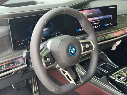 New 2026 BMW i7 xDrive60 AWD/4WD image 13