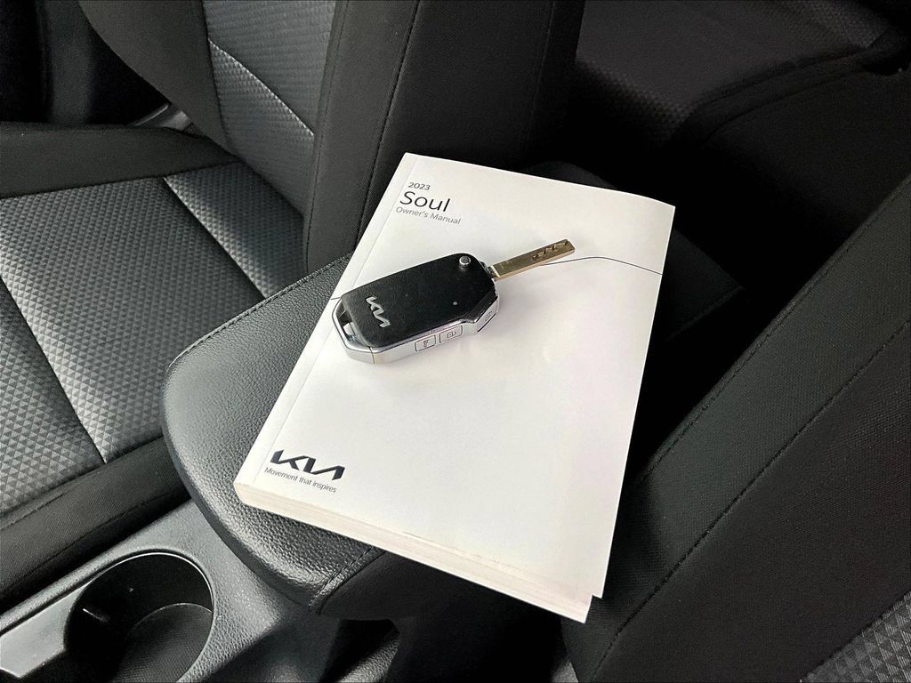 Used 2023 Kia Soul LX w/ Option Group 015 FWD image 35