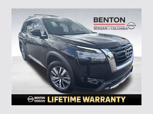 Certified 2023 Nissan Pathfinder SL image 1