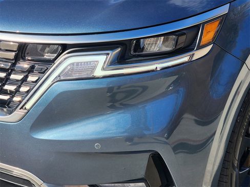 Certified 2024 Kia Carnival SX image 7