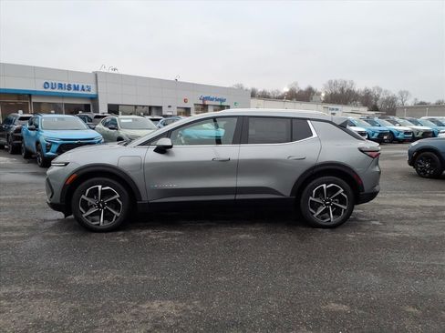 New 2026 Chevrolet Equinox EV LT image 6