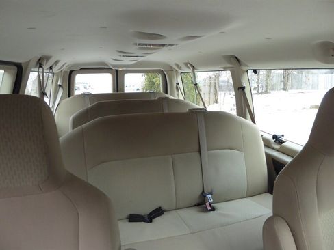 Used 2013 Ford E-350 and Econoline 350 XLT image 23