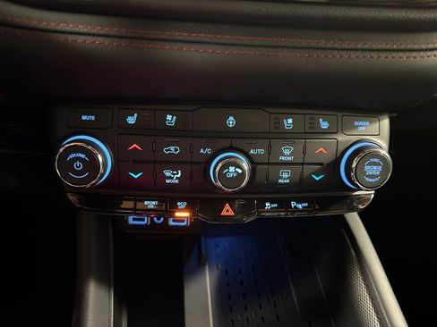 Used 2025 Dodge Durango R/T AWD/4WD image 18